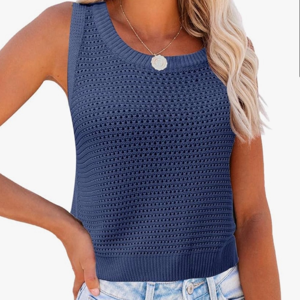 NWT Fisace Women’s Navy Blue Knit Sweater Tank Tops in a size Medium